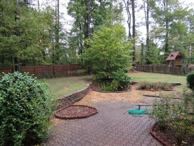 Building Photo - 4635 Villa Chase Dr NE