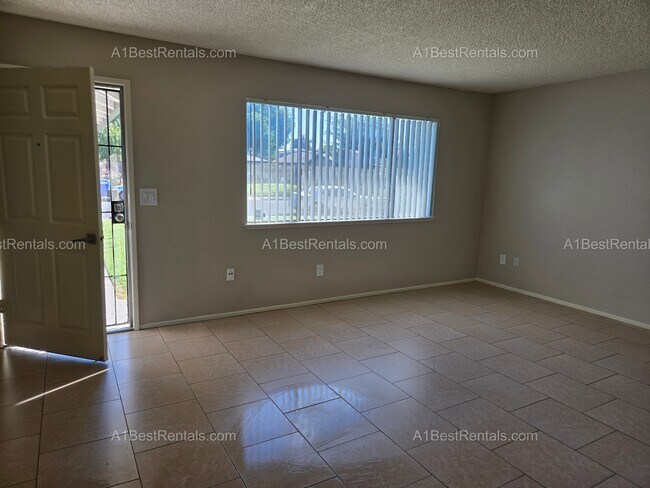 Building Photo - 5025 Estates Dr