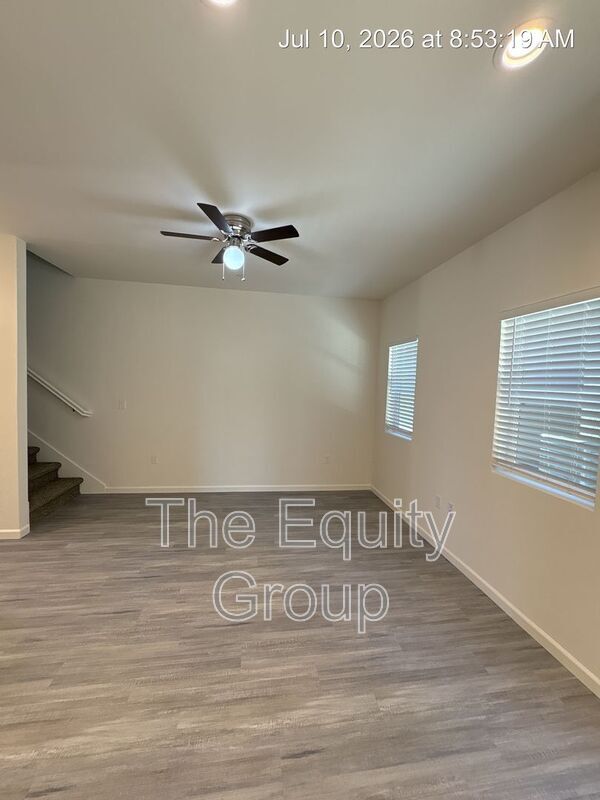 Building Photo - 725 S Pinkham St