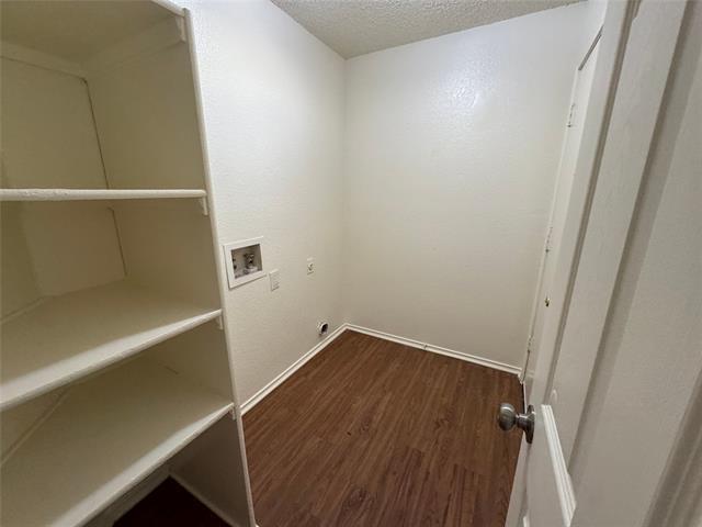 Building Photo - 4024 Periwinkle Dr
