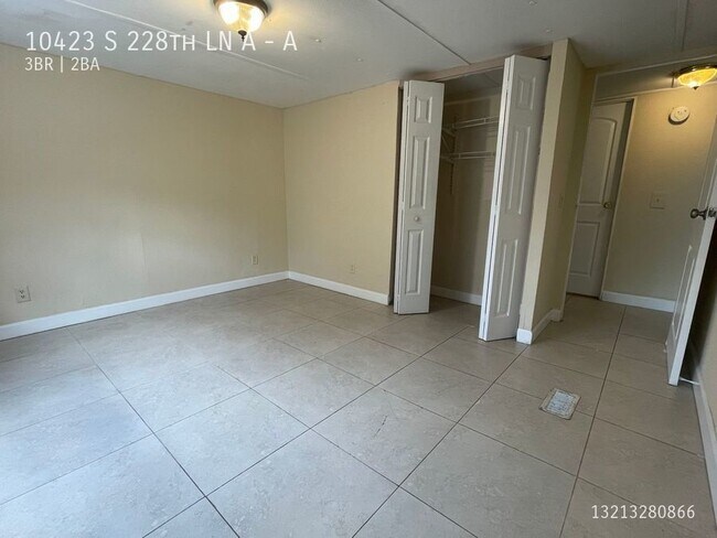 Building Photo - 10423 S 228th Ln