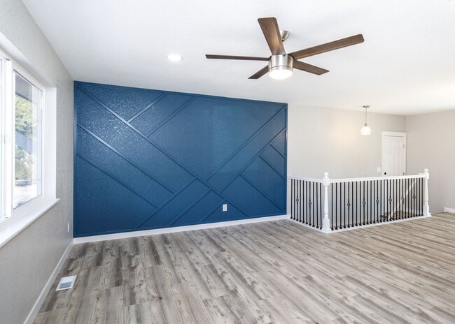 Building Photo - Newly Remodeled 5 Bed Home with Huge Yard