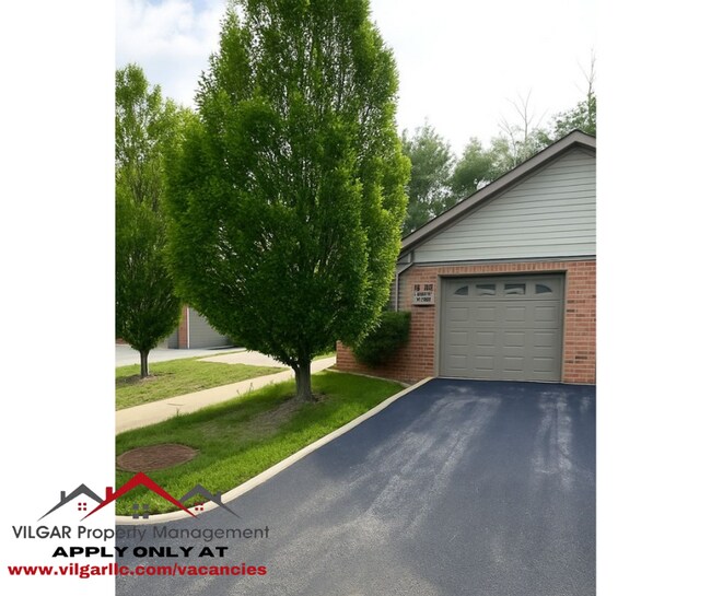 Building Photo - New & Updated! 2BR/2BA w/ Fireplace, Garag...
