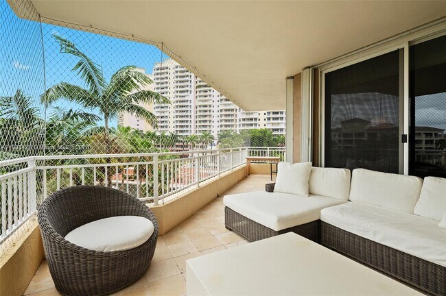 Building Photo - 765 Crandon Blvd