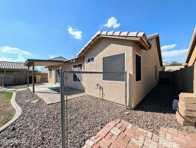 Building Photo - 8639 W Fullam St