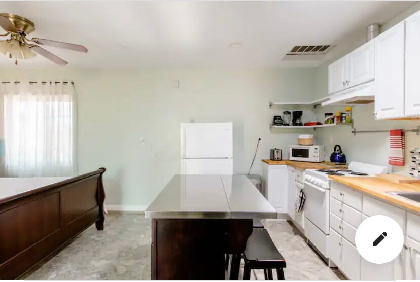 Building Photo - 632 Maria Ave