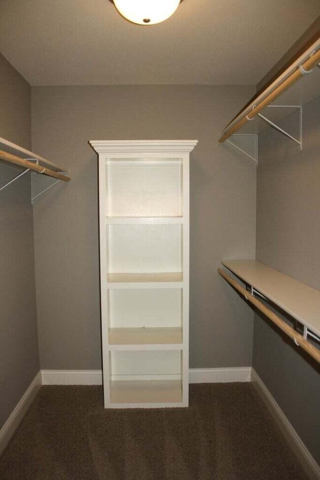 Building Photo - 4504 Weybridge Dr