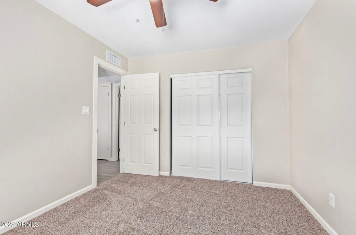 Building Photo - 2429 W Sunnyside Ave