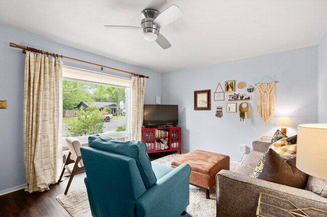 Building Photo - 408 Ramble Ln