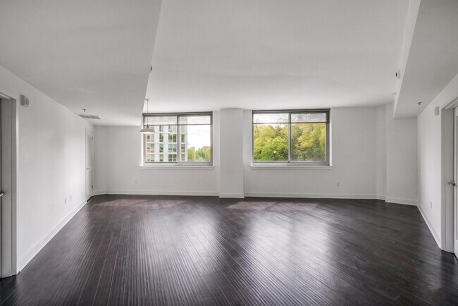 Building Photo - 800 Jackson St