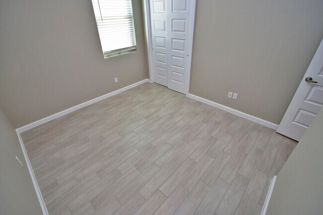 Building Photo - 729 C. Escondida