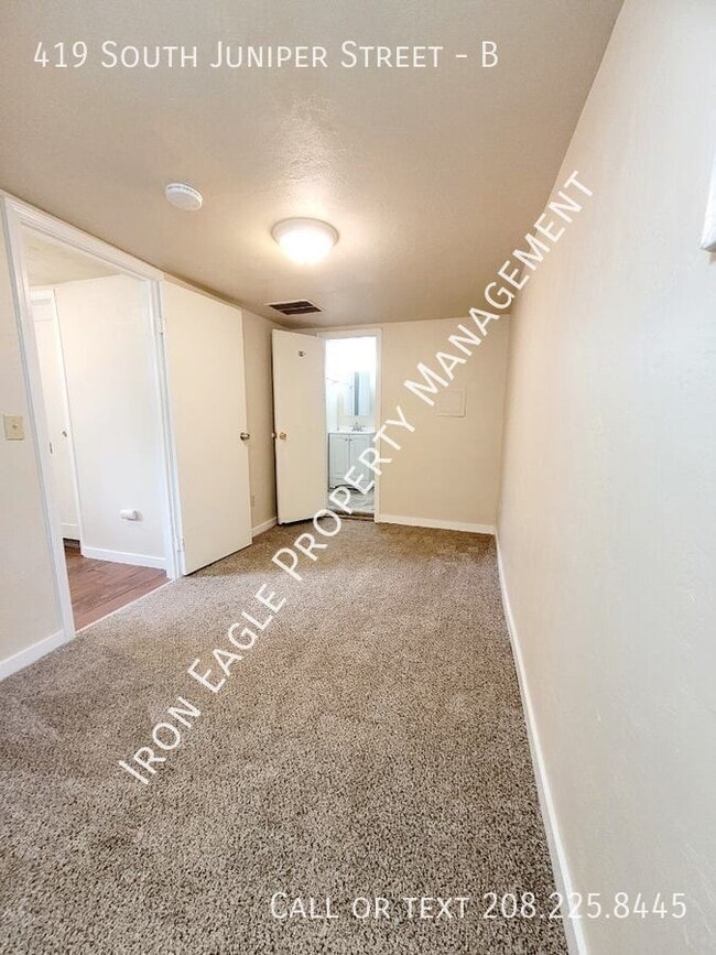 Building Photo - 419 S Juniper St