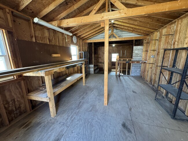 Building Photo - 122 N Vine St