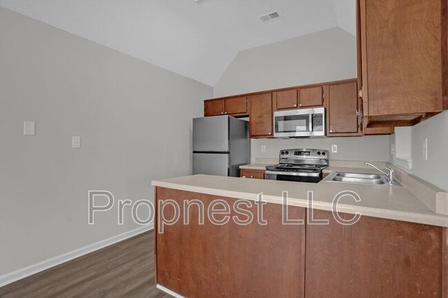 Building Photo - 1676 Joy Cir