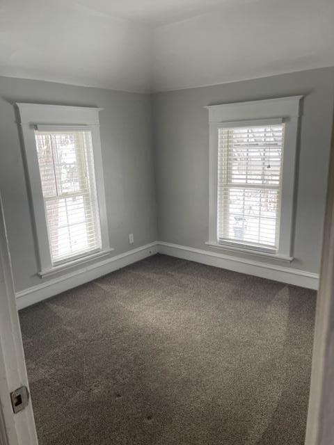 Building Photo - 2040 Roos Ave SW