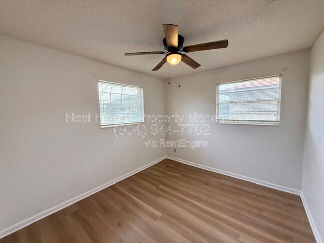 Building Photo - 5907 Gumwood Dr