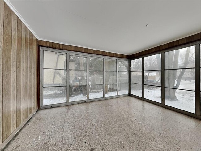 Building Photo - 3223 N Aldrich Ave