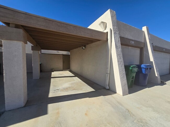 Building Photo - Cozy 2 bed 2 bath