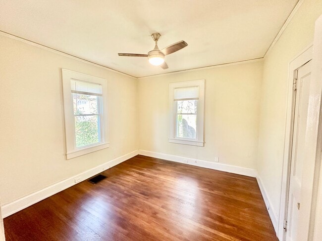 Building Photo - 610 Charlotte Ave