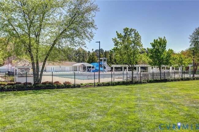 Building Photo - 4620 Twin Hickory Lake Dr