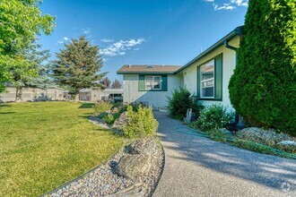 Building Photo - For Lease: 3BR/2BA Home with Spacious Yard...