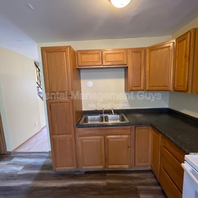 Building Photo - 501 N Morgan Ave