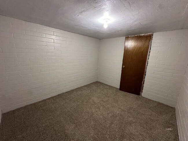 Building Photo - 2883 Bigler Ave
