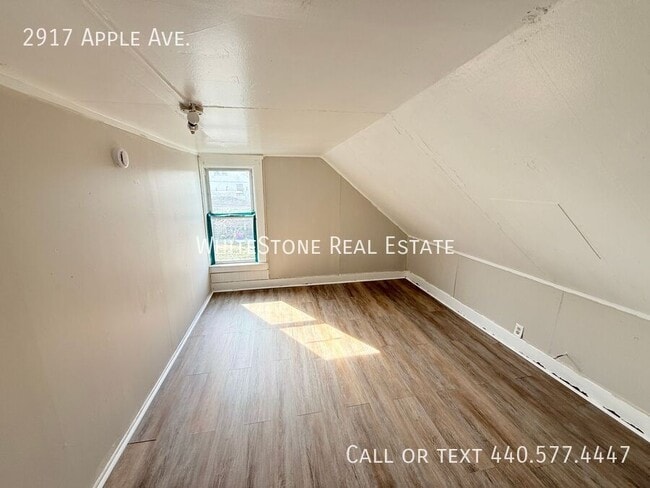 Building Photo - 2917 Apple Ave