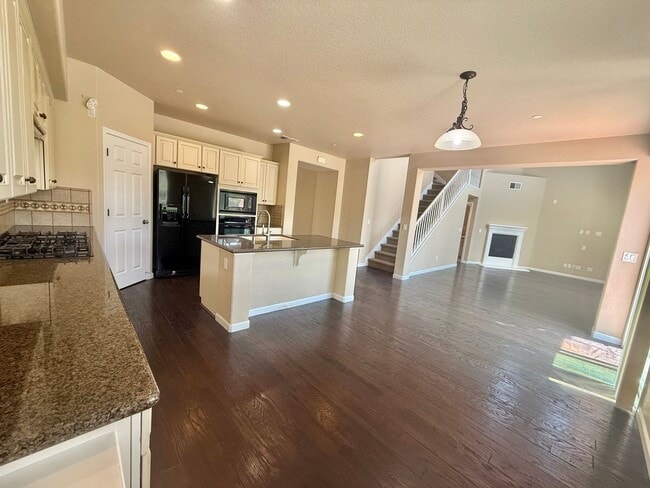 Building Photo - Charming 4 Bedroom Home in Springlake