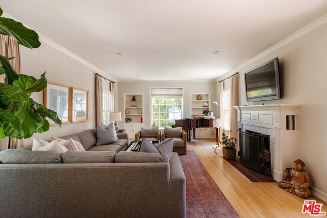 Building Photo - 231 S Thurston Ave