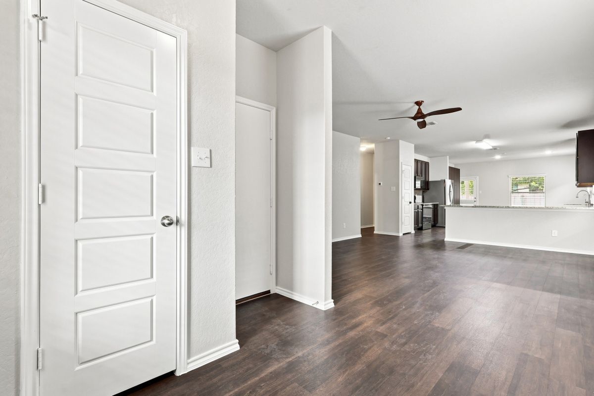 Building Photo - 7222 Boxing Grove