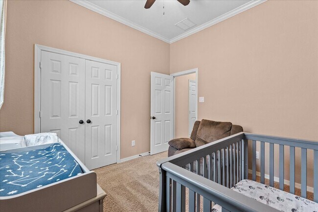 Building Photo - 606 West Fork