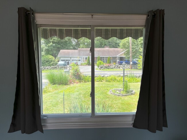 Building Photo - 35 Hastings Ave