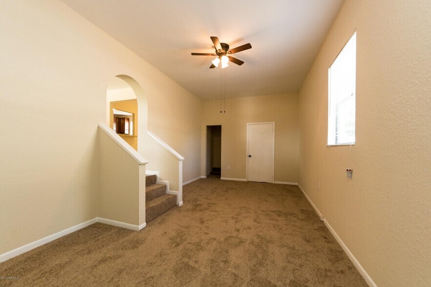 Bonus - laundry - storage - 3248 Shetland Rd W