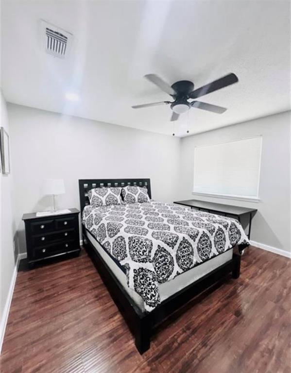Building Photo - 2112 Greenbriar Colony Dr