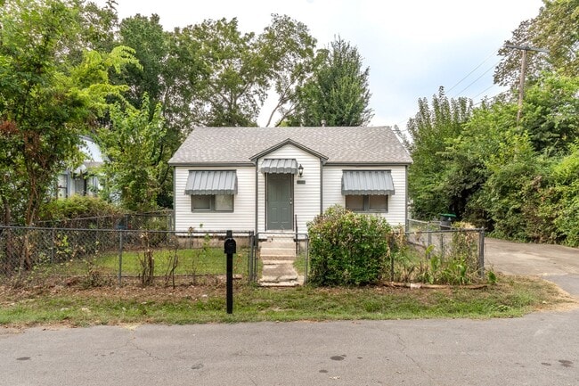Primary Photo - Fully Remodeled Home on a Cul-de-Sac - 2 B...