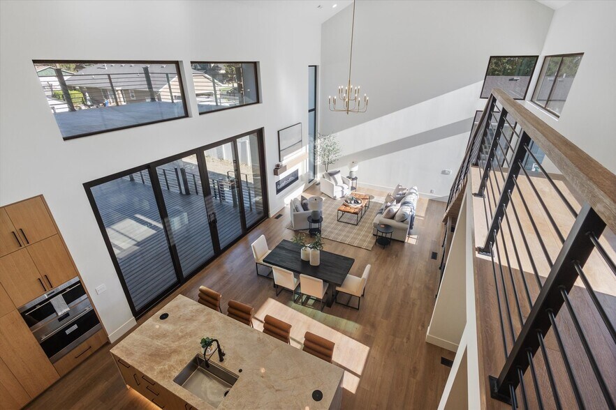 Building Photo - 165 S 200 E