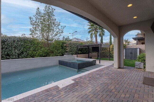 Building Photo - 367 Pollino Peaks St