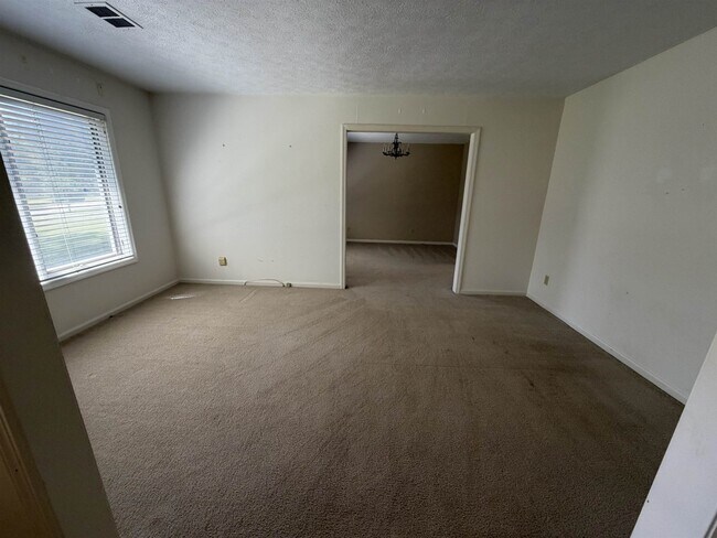 Building Photo - 5256 Quail Valley Rd
