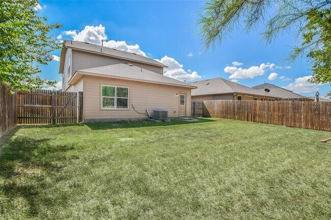 Building Photo - 604 Red Tails Dr