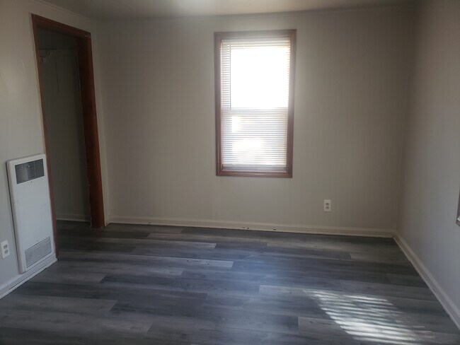 Building Photo - 4285 Parker Rd