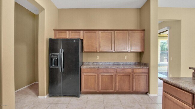 Building Photo - 4163 N Evergreen St