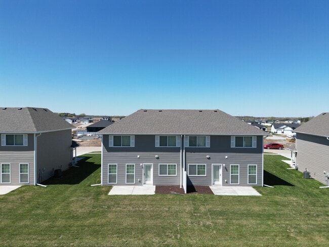 Building Photo - 9232 Peregrine Rd