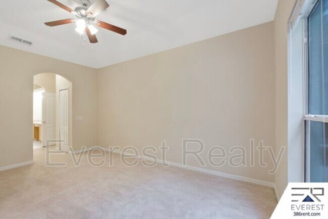 Building Photo - 14 Rymsen Ln