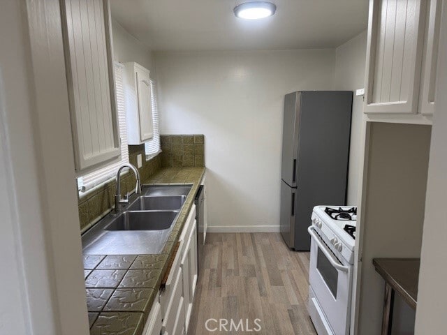 Building Photo - 1835 E 1st St