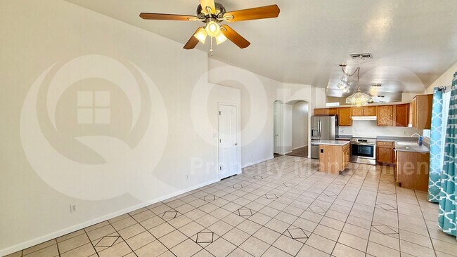 Building Photo - 417 E Cantebria Dr