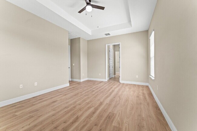 Building Photo - Spacious 4-Bedroom Home with 3 Full Baths ...