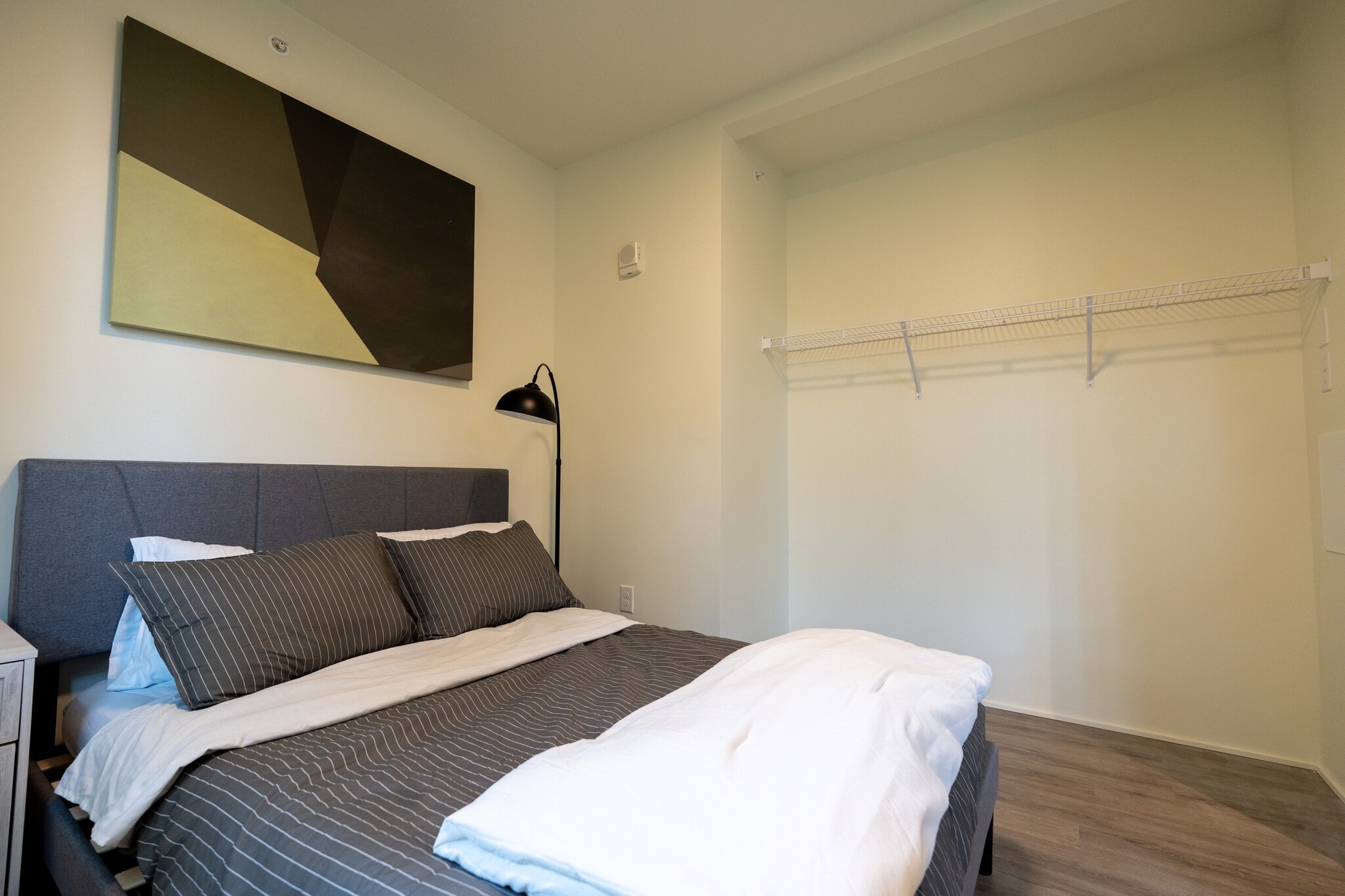 Building Photo - 2718 Grand Ave S