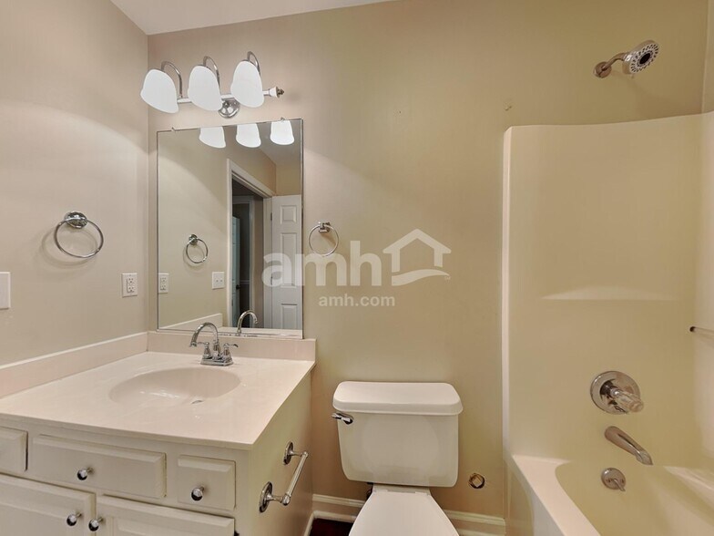 Building Photo - 6112 Glenridge Ct