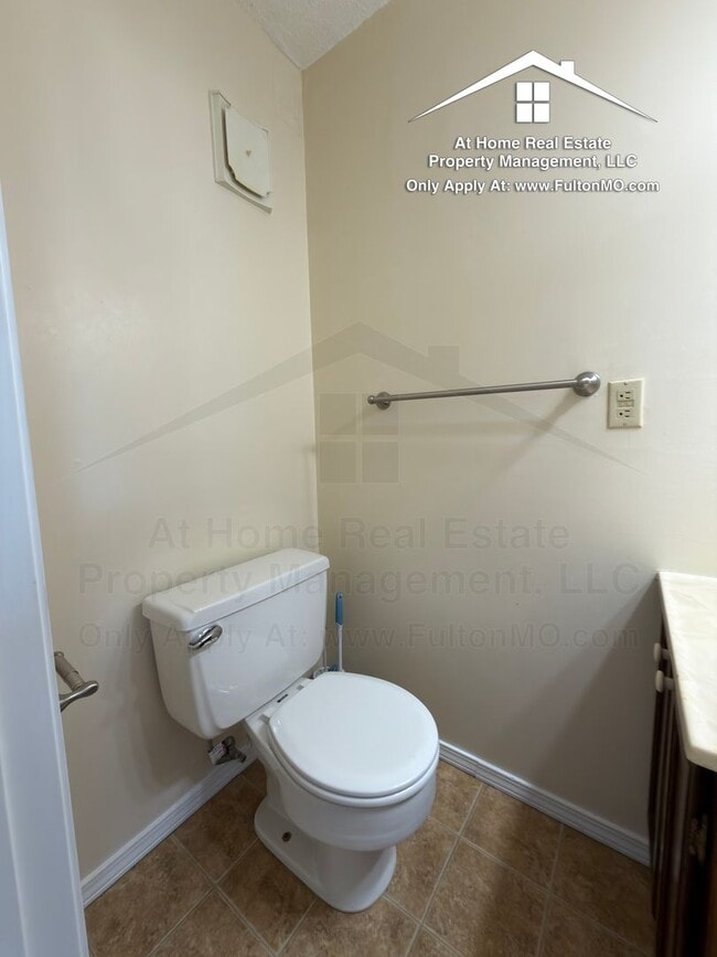 Building Photo - 1904 Springdale Ct